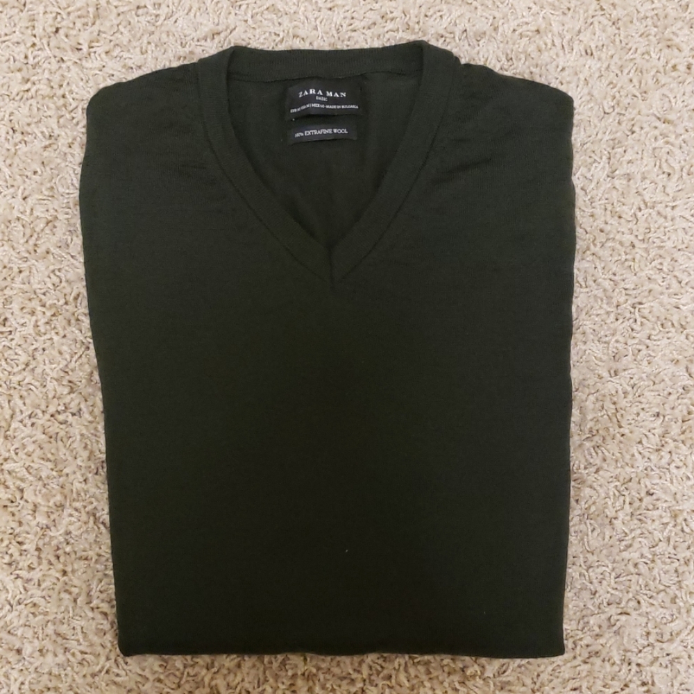 Zara Man 100% Extra Fine Wool V-Neck Sweater